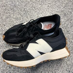 New Balance 327